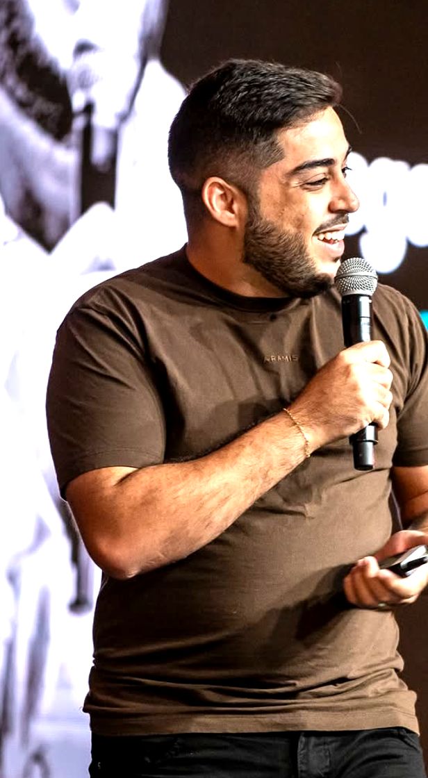 Roger Carvalho, estratégia